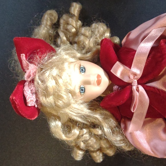 dandee Toys Vintage Dandy Collectors Choice Porcelain Doll Holiday